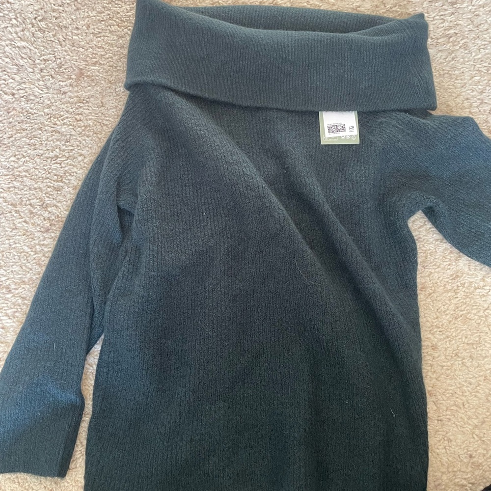 H&M Knit off the shoulder Sweater